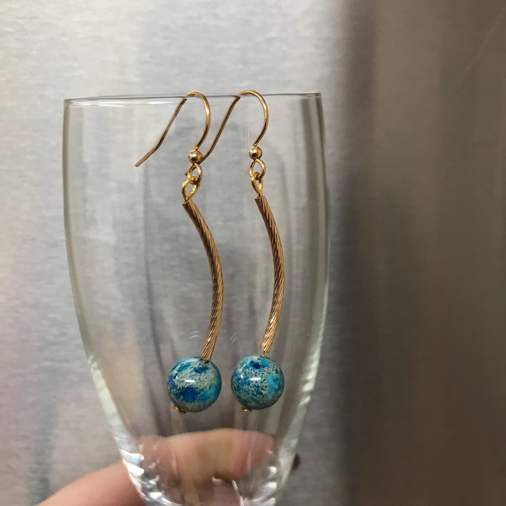 🦋4 for$15 🦋Great drop earrings.